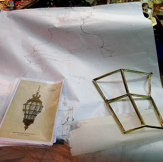 Un siècle plus tard, le dessin technique est réalisé à partir des archives de la Maison. Un siècle plus tard, le dessin technique est réalisé à partir des archives de la Maison.